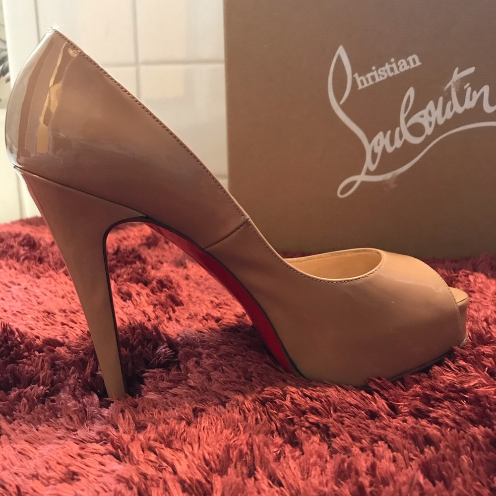 Christian Louboutin Prive Patent Nude